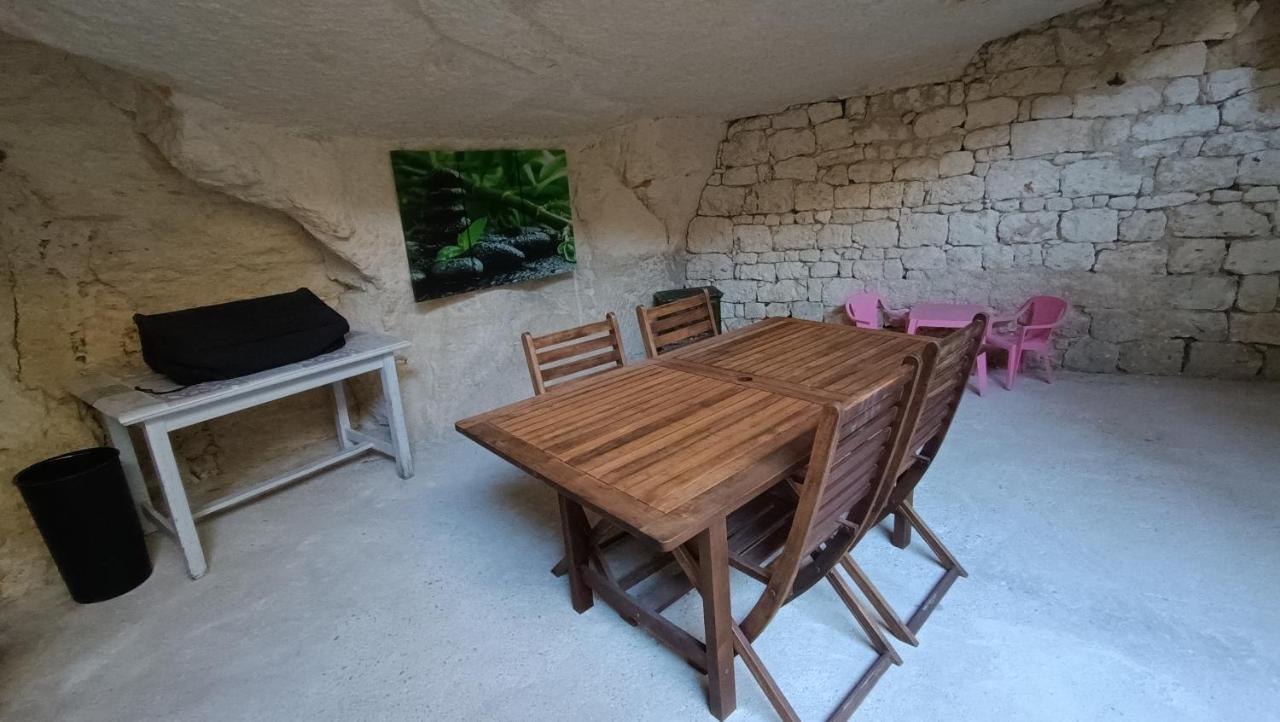 Meuble De Tourisme Petit Chail Saint Savinien エクステリア 写真